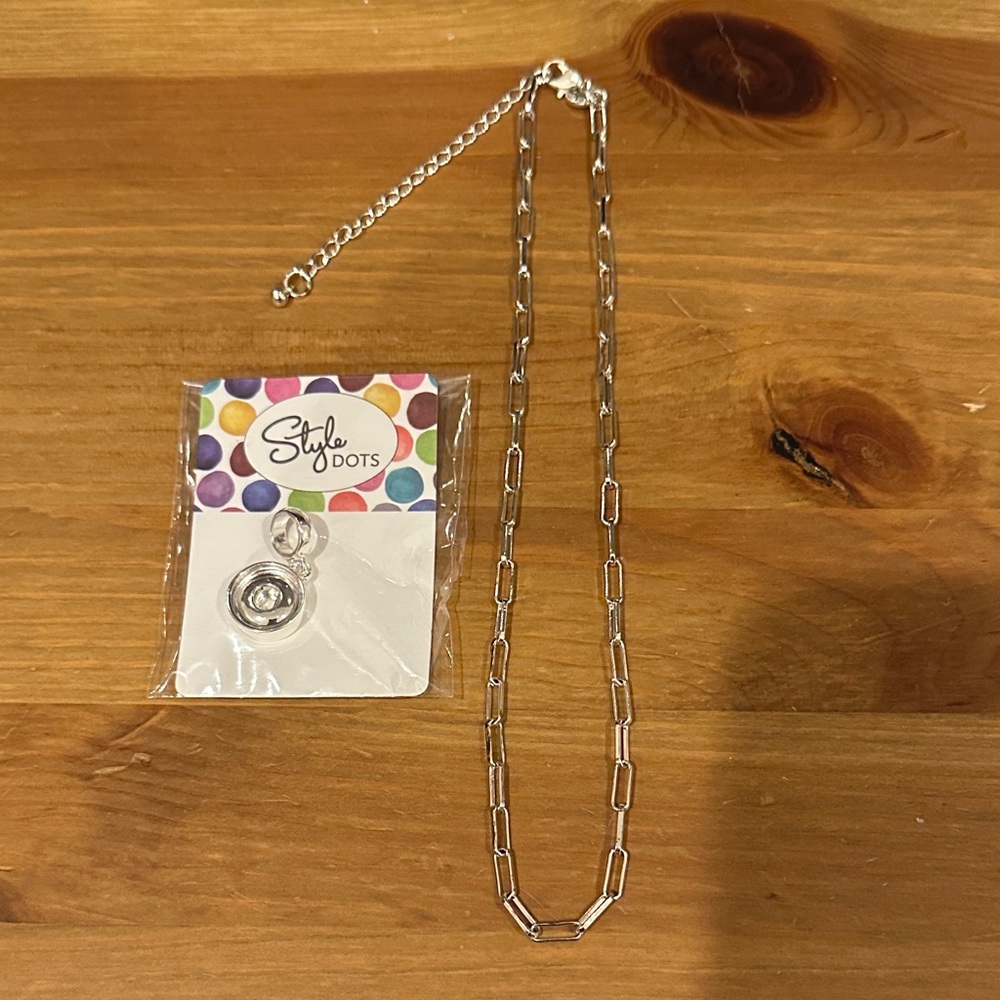 Style Dots Necklace with Pendant